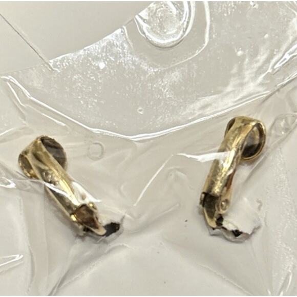 Vintage Avon Nina Rocco rhinestone clip one - Picture 3 of 3